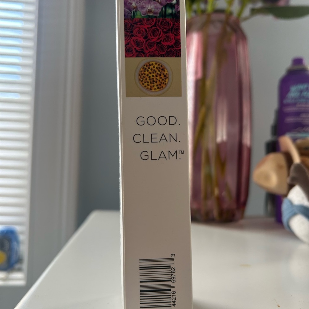 True and Luscious Flowerdose Lip Plumping & Eye Serum - Picture 4 of 4